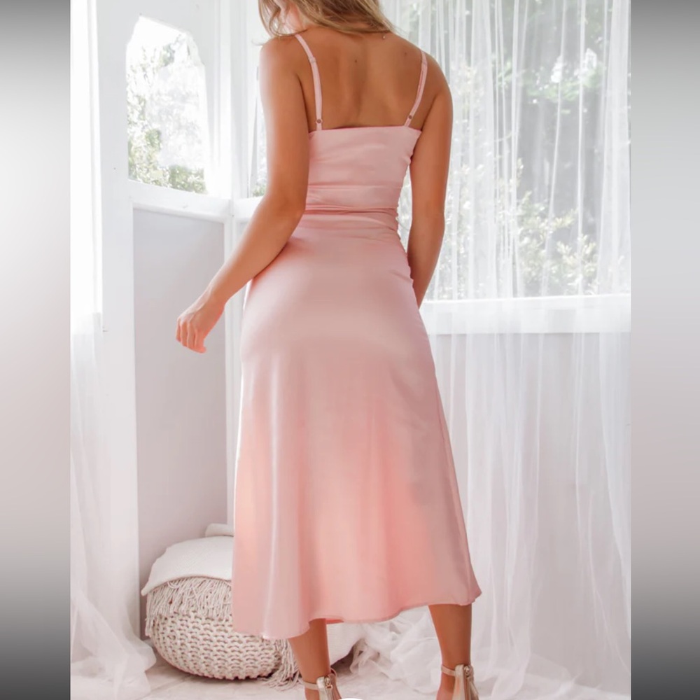 Elegant Pink Satin Midi dress - Picture 2 of 3